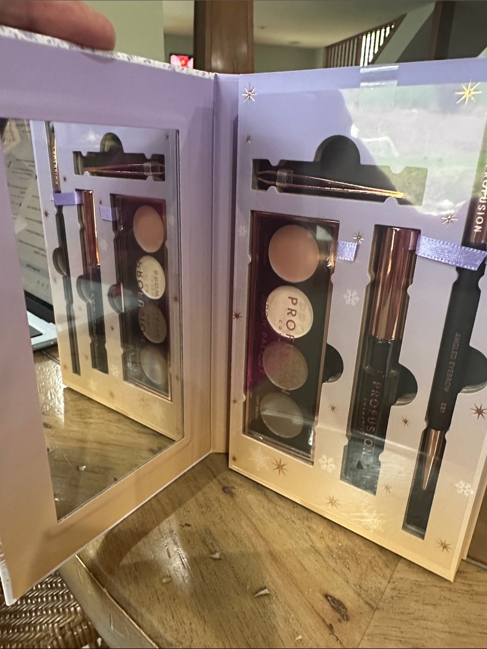 Profusion Cosmetics Festive Brows Kit - Eyebrow Defining Kit, new - Picture 2 of 6